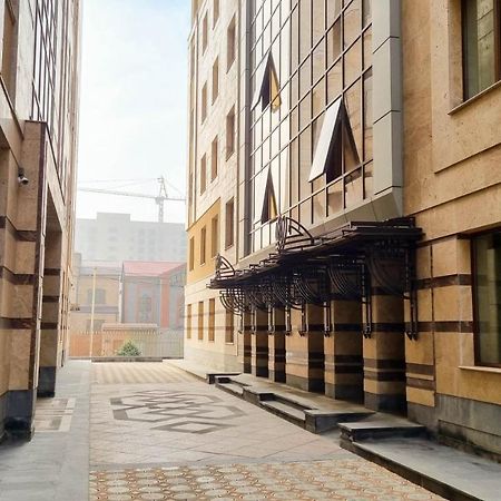 Olympavan Hotel Єреван Екстер'єр фото