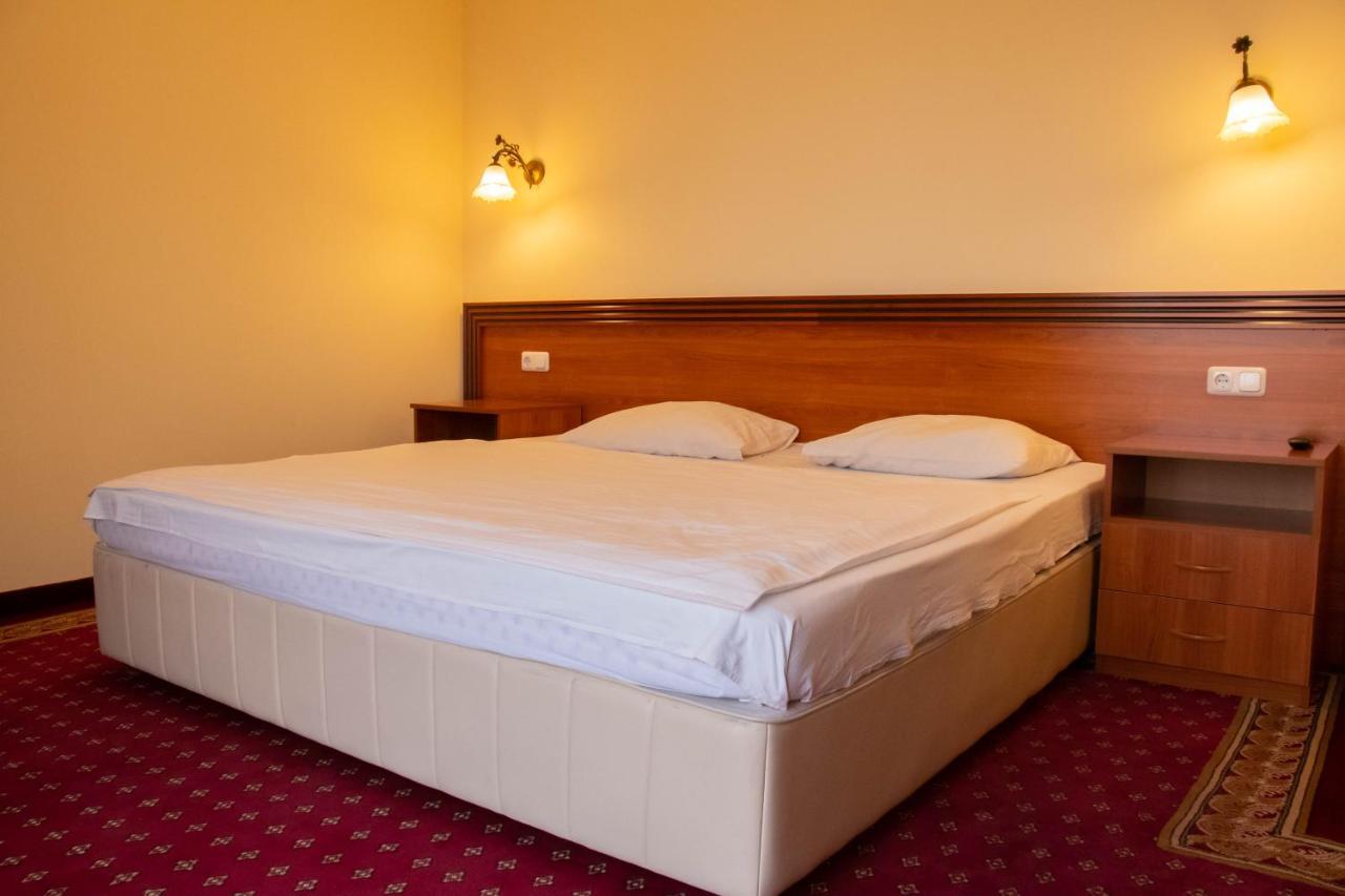 Olympavan Hotel Єреван Екстер'єр фото