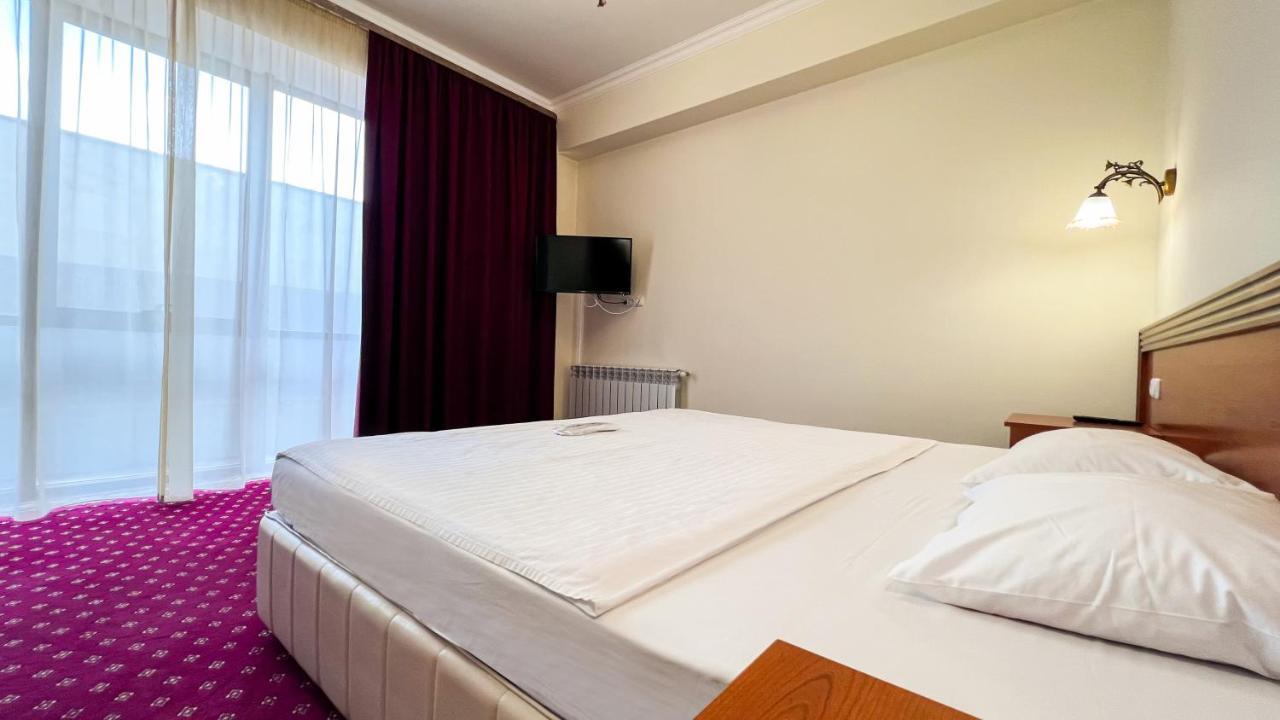 Olympavan Hotel Єреван Екстер'єр фото