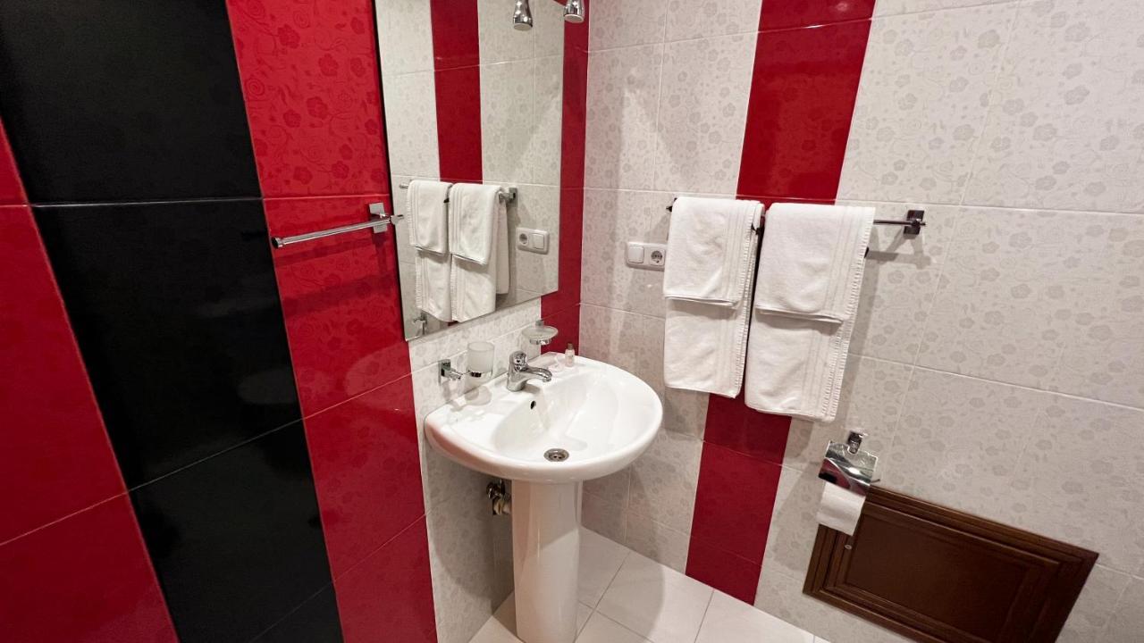 Olympavan Hotel Єреван Екстер'єр фото