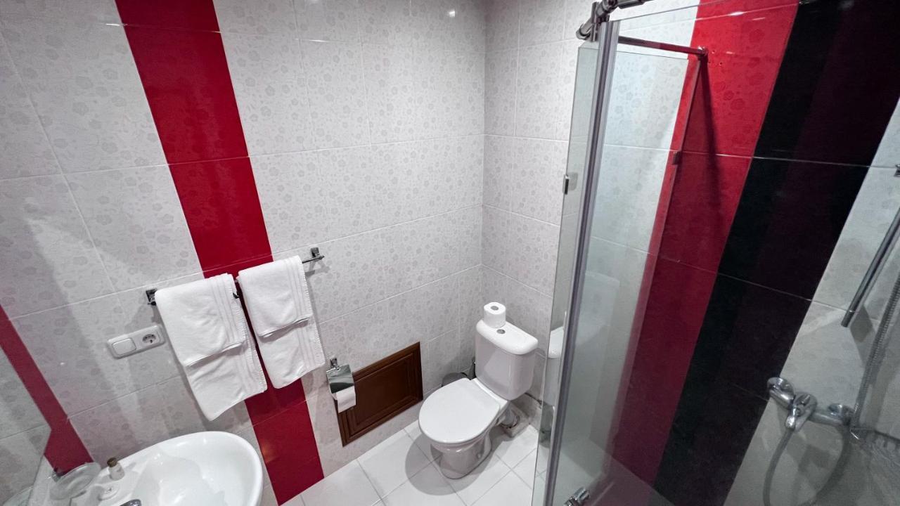Olympavan Hotel Єреван Екстер'єр фото