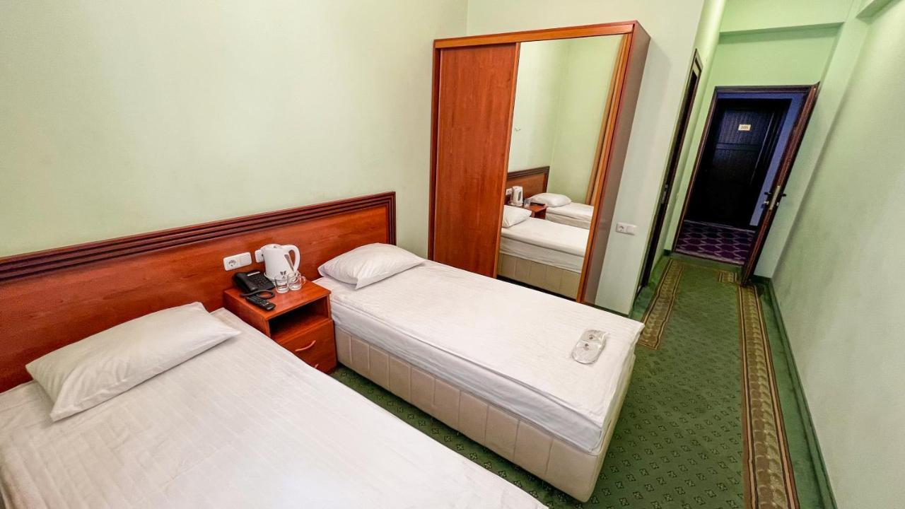 Olympavan Hotel Єреван Екстер'єр фото