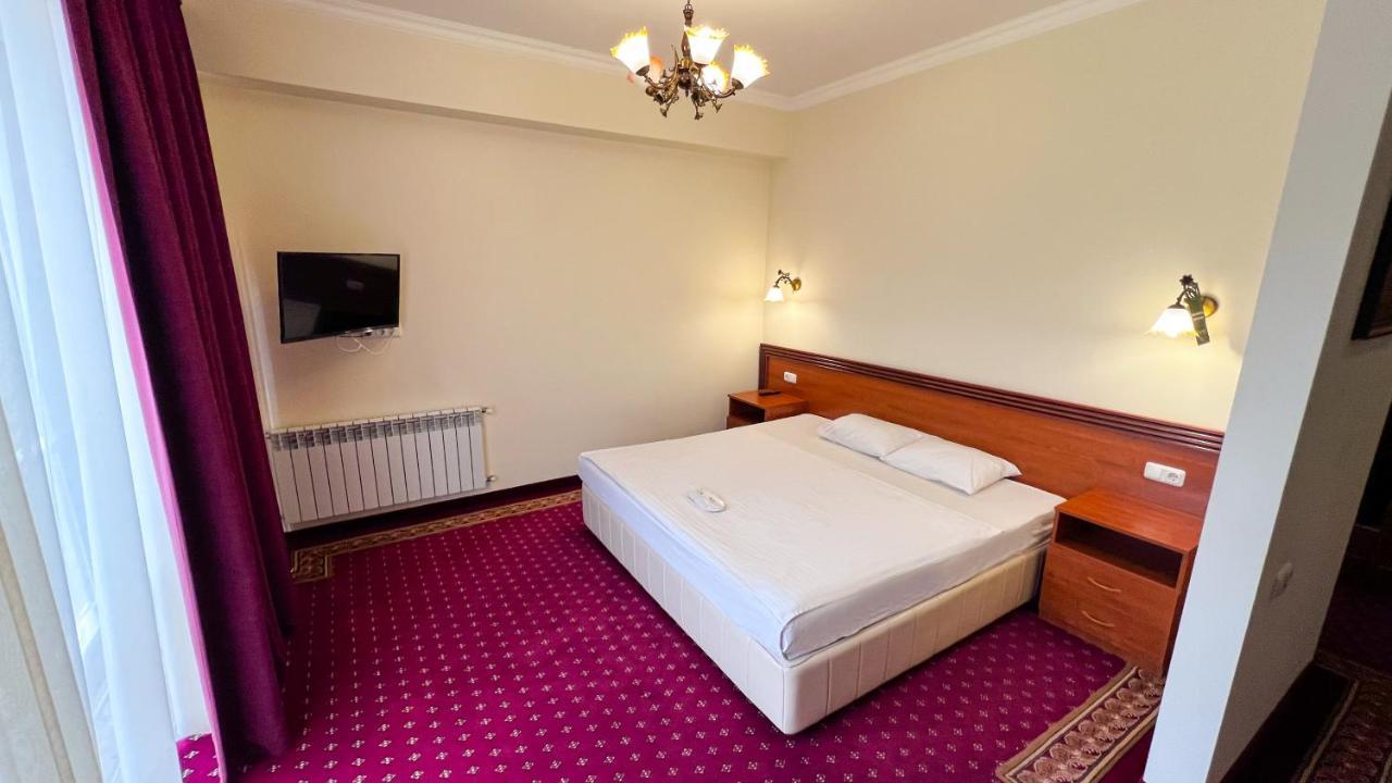 Olympavan Hotel Єреван Екстер'єр фото