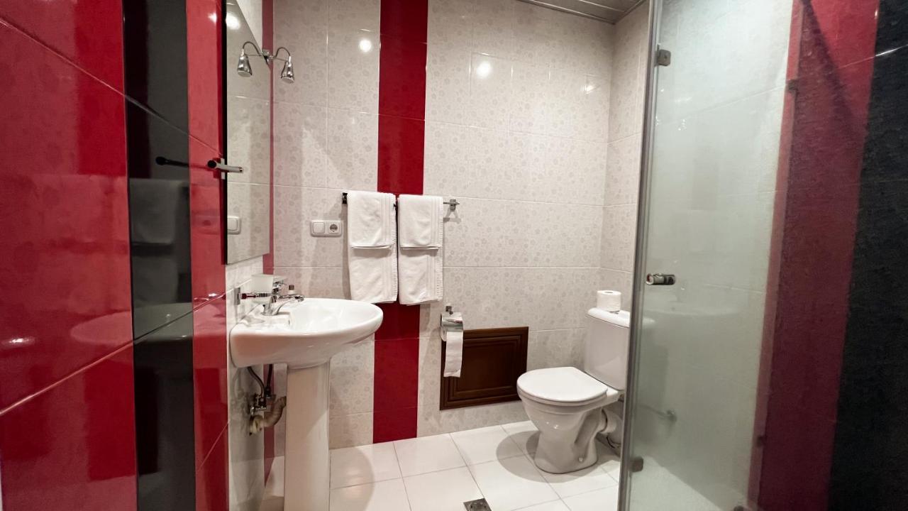 Olympavan Hotel Єреван Екстер'єр фото