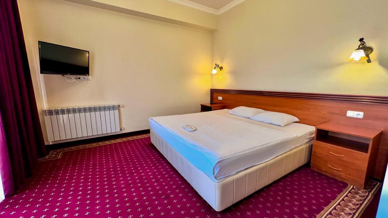 Olympavan Hotel Єреван Екстер'єр фото